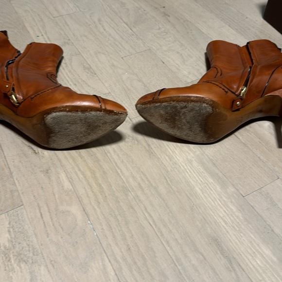 Authentic Louis Vuitton heeled ankle booties - Picture 2 of 5